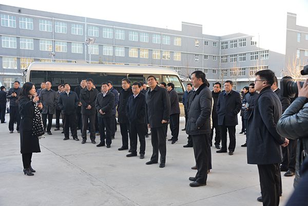 安陽(yáng)市委書(shū)記李公樂(lè)，市長(zhǎng)王新偉等市四大班子領(lǐng)導(dǎo)蒞臨金秋照明考察觀摩